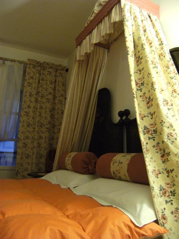 كالياري Elizabeth B&B الغرفة الصورة